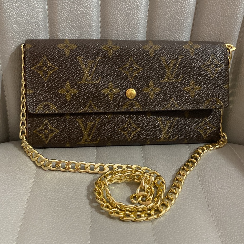Louis Vuitton Monogram Sarah Wallet